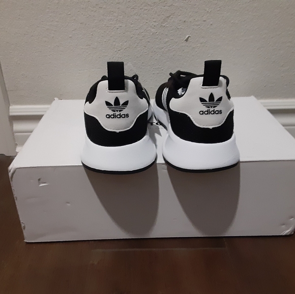 Adidas - Picture 2 of 4